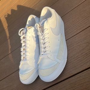 Nike Womens Blazer Low ‘77 ‘White Ghost’ SIZE: 9.5 Women USED